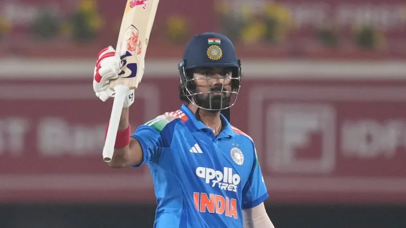 केएल राहुल भारतीय टीम के लिए टेस्ट, वनडे और टी20 इंटरनेशनल में शतक लगा चुके हैं। उन्होंने टेस्ट में 11 शतक, वनडे में 7 शतक और T20I क्रिकेट में कुल दो शतक जड़े हैं।