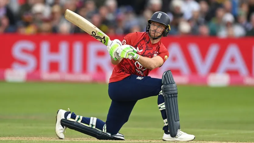 इंग्लैंड के जोस बटलर टी20 वर्ल्ड कप में अब तक 35 मैचों में 43 छक्के लगा चुके हैं. उन्होंने साल 2012 में पहली बार इस टूर्नामेंट में हिस्सा लिया था. इस बार भी वर्ल्ड कप के लिए जिस इंग्लैंड टीम का ऐलान हुआ है उसमें जोस बटलर भी हैं, यानी उनके पास रोहित और गेल को पीछे छोड़ने का मौका होगा.