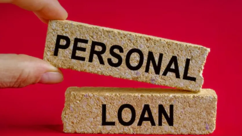 यहां ध्यान रहे, 800 या इससे ज्यादा सिबिल स्कोर वालों को 8.75% ब्याज दर पर आसानी से पर्सनल लोन मिलता है। बैंक की ऑफिशियल वेबसाइट के मुताबिक, इस लोन के प्रीपेमेंट पर कोई पेनाल्टी नहीं चुकानी होगी। साथ ही कोई छिपा हुआ शुल्क भी नहीं है। बैंक के मुताबिक, वह भारत में अभी सबसे सस्ता पर्सनल लोन ऑफर कर रहा है। आप अपने मंथली ग्रॉस इनकम का 20 गुना (20 लाख रुपये तक) के बराबर पर्सनल लोन ले सकते हैं। 
