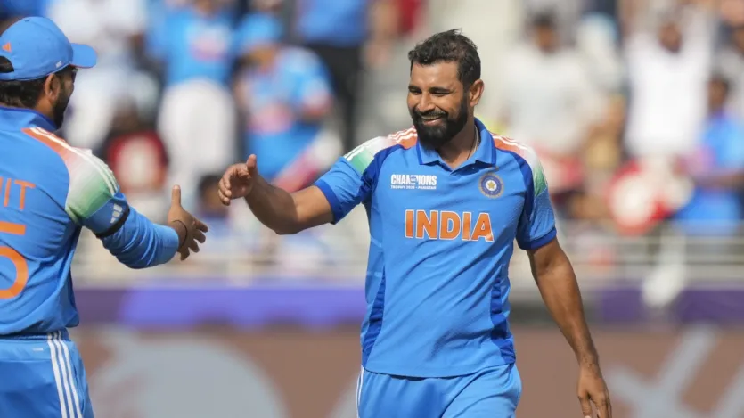 मोहम्मद शमी ने भारतीय टीम के लिए साल 2025 में वनडे क्रिकेट में कुल 7 मैच खेले हैं और इसमें उन्होंने 11 विकेट अपने नाम किए हैं। वहीं अक्षर पटेल ने भी टीम इंडिया के लिए साल 2025 में वनडे क्रिकेट में कुल 11 विकेट झटके हैं।