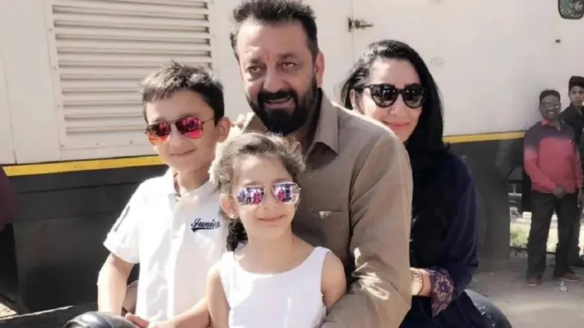 संजय दत्त और मान्यता के 2 बच्चे हैं, जिनका नाम शाहरान और इकरा हैं। संजय एक अपनी दूसरी फैमिली यानी मान्यता और बच्चों शाहरान-इकरा के साथ रहते हैं, वहीं त्रिशाला इनसे अलग न्यूयॉर्क में रहती हैं। त्रिशाला अपने परिवार ही नहीं लाइमलाइट और अभिनय की दुनिया से भी दूर रहती हैं। यहां तक कि उनका सोशल मीडिया अकाउंट भी प्राइवेट है।