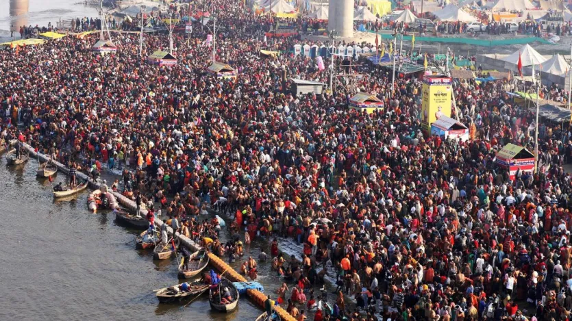 साल 2026 में 3 जनवरी से माघ मेला शुरू हो रहा है. इस दिन प्रयागराज में माघ मेले की पहली डुबकी लगाई जाएगी. 15 फरवरी तक चलने वाले इस मेले में देश-विदेश से श्रद्धालु भाग लेंगे। हालांकि, जो लोग माघ मेले के दौरान प्रयागराज नहीं आ पाएंगे, वे घर पर ही कुछ काम कर सकते हैं और गंगा में डुबकी लगाने का पुण्य प्राप्त कर सकते हैं। आज हम आपको इसी बारे में जानकारी देने जा रहे हैं. 