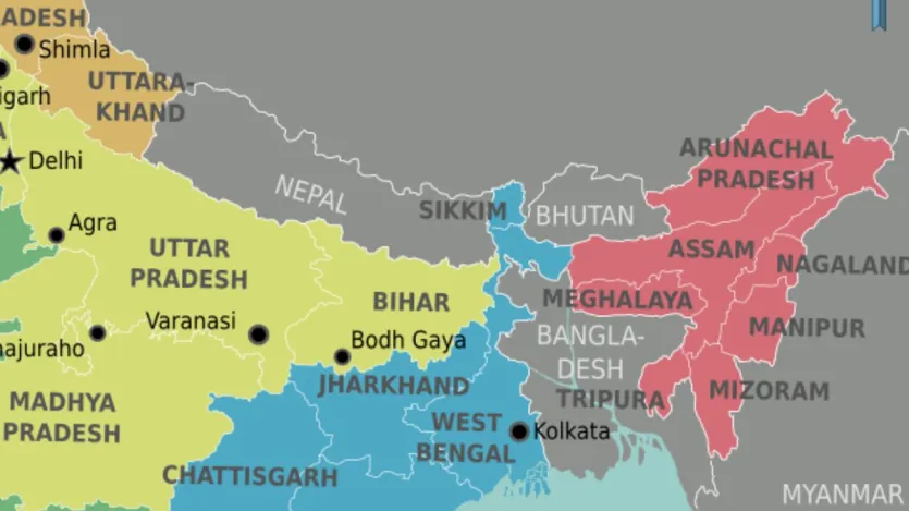 भारत सबसे लंबी सीमा बांग्लादेश के साथ साझा करता है, जो 4096.70 किलोमीटर है। यह दुनिया की 5वीं सबसे बड़ी भूमि सीमा है। 