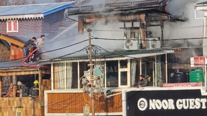 शुरुआती जांच में पता चला कि 3 मंजिला गेस्ट हाउस 'डल फॉग' में आग लगी थी। इस गेस्ट हाउस को काफी ज्यादा नुकसान हुआ है। टीमें पहुंचते ही आग बुझाने का काम शुरू कर दिया गया।