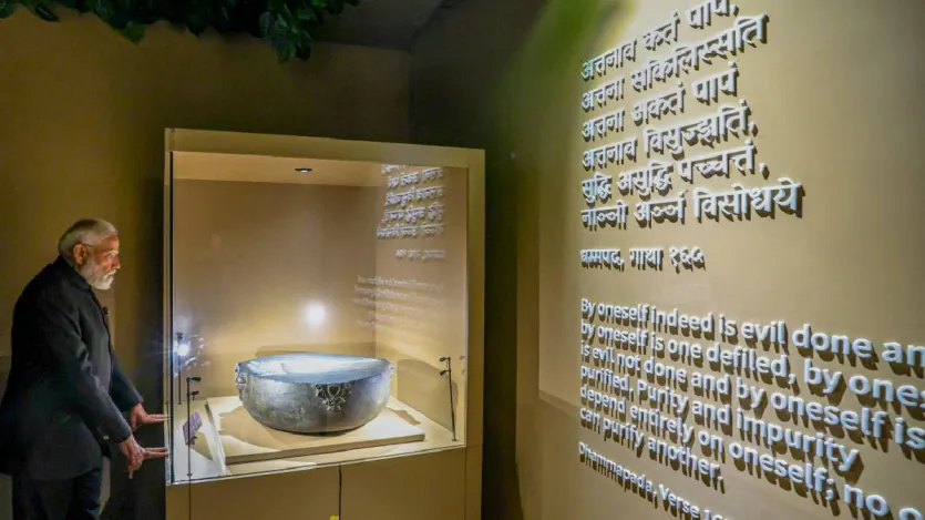 पीएम मोदी ने बुद्ध के अवशेषों की वतन वापसी सुनिश्चित करने के लिए गोदरेज समूह के प्रति आभार व्यक्त किया। बौद्ध धर्म के प्रारंभिक पुरातात्विक अध्ययन में पिपरहवा के अवशेषों का विशेष स्थान है।