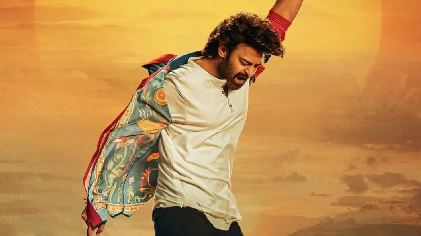 पैन इंडिया स्टार प्रभास इन दिनों काफी डिमांड में हैं। उनके पास बैक-टू-बैक फिल्में कतार में हैं। जल्द ही साउथ सुपरस्टार हॉरर-कॉमेडी 'द राजा साब' में नजर आएंगे, जिसमें संजय दत्त और जरीना वहाब जैसे कलाकार अहम भूमिकाओं में हैं। हाल ही में फिल्म का ट्रेलर रिलीज हुआ था, जिसने प्रभास के फैंस के बीच हलचल मचा दी थी.