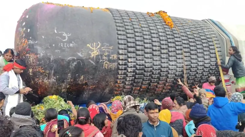 मंदिर में कुल 12 शिखर होंगे, जिसमें दो बड़ा शिखर 198 फीट, चार शिखर 180 फीट, 135 फीट का एक शिखर और 108 फीट का चार शिखर होंगी। एक तालाब का निर्माण होगा, जिसे गंगा सागर के नाम से जाना जाएगा। तालाब की लंबाई 800 फीट और चौड़ाई 400 फीट होगी।
