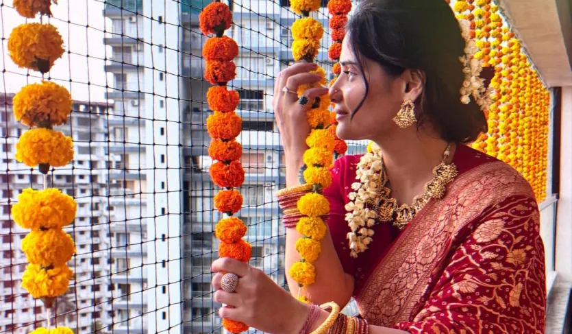 आरती सिंह टीवी की उन एक्ट्रेस में से एक हैं, जो भले ही अब पर्दे पर कम नजर आती हों, लेकिन अपने काम के लिए हमेशा याद की जाती हैं। आरती 'थोड़ा है बस थोड़ी की पीछे है', 'परिचय' और 'वारिस' में अपनी भूमिकाओं के लिए मशहूर हैं। वह टीवी रियलिटी शो 'बिग बॉस 13' में भी नजर आई थीं। हाल ही में एक्ट्रेस ने खुलासा किया कि शेफाली जरीवाला और सिद्धार्थ शुक्ला की मौत के बाद उन्हें एंग्जाइटी की ज्यादा चिंता हो गई है. उनकी मौत को वह आज तक नहीं भूल पाई हैं.