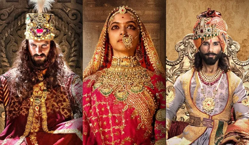 इस लिस्ट में दीपिका पादुकोण की फिल्म 'पद्मावत' भी शामिल है, जिसमें उन्होंने रानी पद्मावती का मुख्य किरदार निभाया है जो अपनी खूबसूरती के अलावा अपने साहस के लिए जानी जाती हैं। इसमें अलाउद्दीन खिलजी का किरदार रणवीर सिंह ने निभाया था. संजय लीला भंसाली द्वारा निर्देशित यह फिल्म मलिक मोहम्मद जायसी के महाकाव्य पर आधारित है और इसमें राजा रतन सिंह की भूमिका में शाहिद कपूर हैं। इसे IMDb पर 7.1 रेटिंग मिली है।