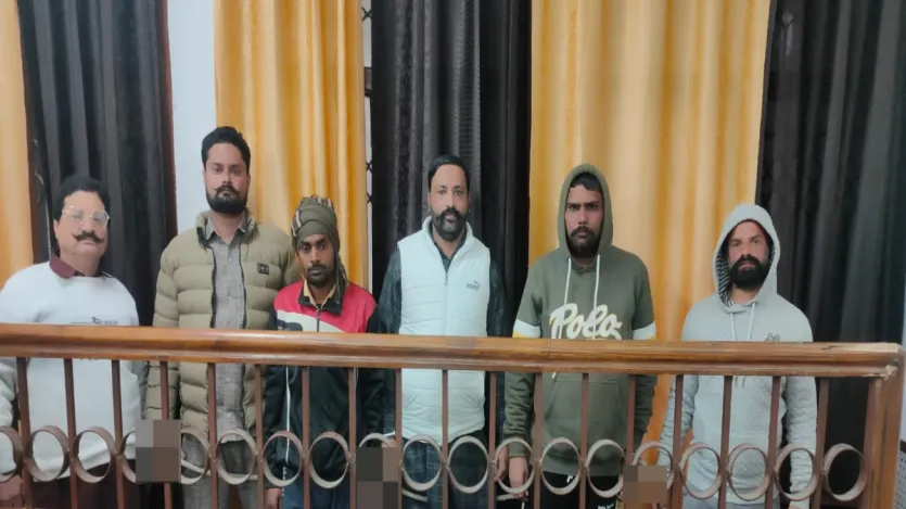  इस वीभत्स घटना ने पूरे क्षेत्र को झकझोर कर रख दिया था और लोगों में भारी आक्रोश फैल गया था। पुलिस जांच के दौरान कई अहम सबूत जुटाए गए, जिनमें घटनास्थल से बरामद सामग्री, गवाहों के बयान और तकनीकी साक्ष्य शामिल थे। जांच एजेंसियों ने इस केस को गंभीरता से लेते हुए आरोपियों के खिलाफ मजबूत चार्जशीट दाखिल की थी। लंबे समय तक चली सुनवाई के बाद अदालत ने सभी छह आरोपियों को दोषी पाया।
(रामपुर से आमिर की रिपोर्ट)
