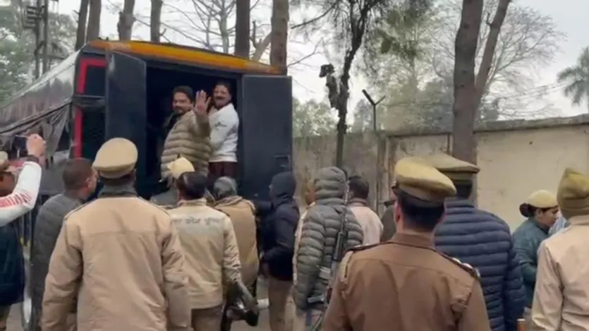 यह मामला 27 नवंबर 2018 की रात का है, जब पुलिस ने ताहिर खां के कोसी नदी किनारे स्थित फार्म हाउस से पायल की लाश बरामद की थी। जांच में सामने आया था कि पायल की निर्मम हत्या कर उसके शव को तीन टुकड़ों में काट दिया गया था और फिर जमीन में दबा दिया गया था, ताकि अपराध का कोई सुराग न मिल सके।