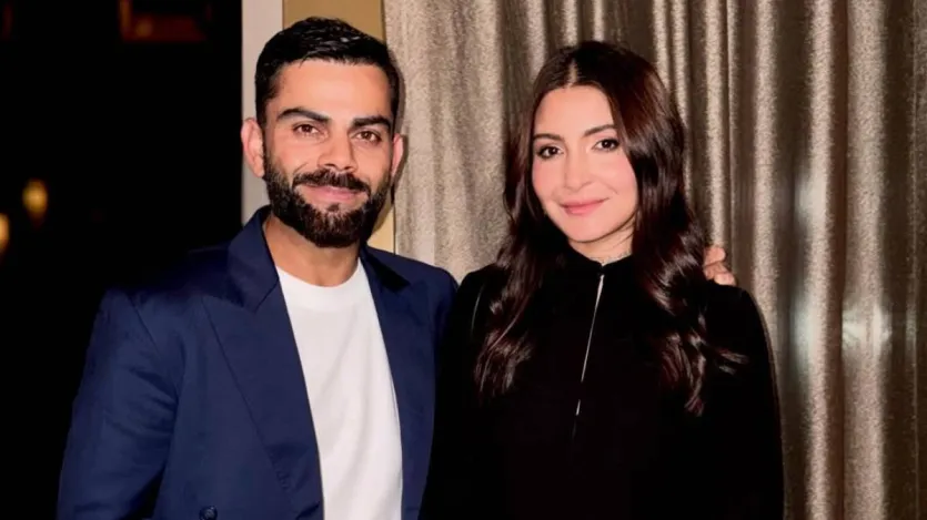 अनुष्का शर्मा ने पति विराट कोहली और अपने परिवार के साथ नया साल मनाया। उनके सेलिब्रेशन की कुछ तस्वीरें सोशल मीडिया पर वायरल हो रही हैं, जिसमें कपल का सिंपल लेकिन खुशमिजाज अंदाज देखने को मिला। विराट कोहली ने पार्टी से अनुष्का के साथ एक प्यारी फोटो भी शेयर की, जिसे फैन्स ने खूब पसंद किया.