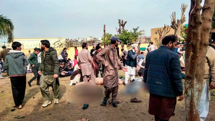 पाकिस्तानी मीडिया के मुताबिक इस्लामाबाद ब्लास्ट में 70 से ज्यादा लोगों की मौत हो चुकी है, 250 बुरी तरह जख्मी हैं। अस्पताल घायलों से भर चुका है। मौत का आंकड़ा अभी और बढ़ सकता है।