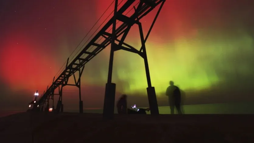 धरती पर बसे कुछ अन्य शहर हैं, जहां 66 दिनों तक की पोलर नाइट होती है। इनमें उत्कियाग्विक, अलास्का का नाम आता है। यहां 66 दिन की पोलर नाइट नवंबर अंत से जनवरी मध्य तक होती है। 
