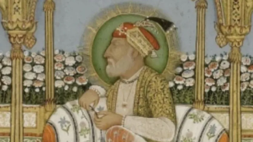 मुगल साम्राज्य में एक से बढ़कर एक बादशाह हुए हैं, लेकिन उनमें से कुछ ऐसे भी रहे हैं जिनका दुखों ने जिंदगी भर पीछा किया। ऐसा ही एक मुगल बादशाह था शाह आलम द्वितीय, जिसका जन्म 1728 में दिल्ली में हुआ था और वह 10 अक्टूबर 1760 से 31 जुलाई 1788 तक और फिर 16 अक्तूबर 1788 से 19 नवंबर 1806 तक बादशाह रहा। शाह आलम की जिंदगी की सबसे बड़ी ट्रैजडी यह रही कि उसे अंधा कर दिया था, और उसने कई साल तक आंखों की रोशनी के बगैर ही शासन चलाया। आइए, आपको शाह आलम के बारे में और भी कई दिलचस्प बातें बताते हैं: