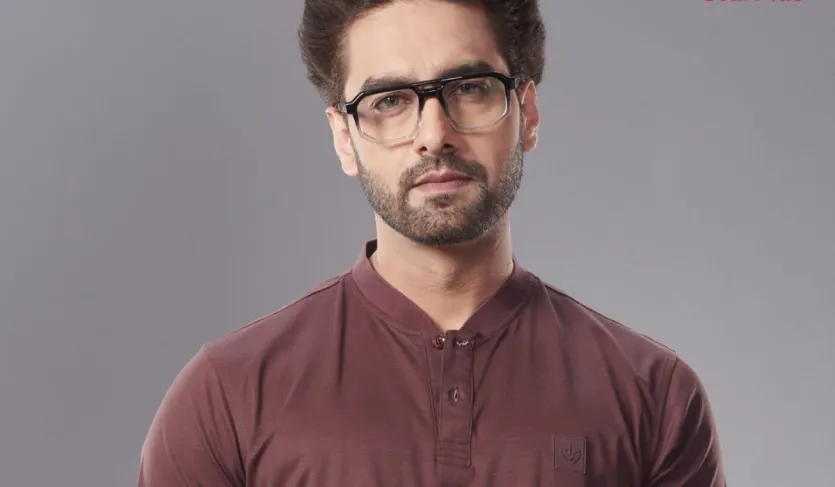 ये रिश्ता क्या कहलाता है के अपकमिंग एपिसोड की शुरुआत अरमान (रोहित पुरोहित) के देर रात तक काम करने से होती है। कृष और मेहर चिंता जताते हैं कि जब से मायरा ने हॉस्टल जाने को कहा है तब से अरमान ध्यान भटकाने के लिए बहुत ज्यादा काम कर रहा है, जब अरमान कृष से ऑफिस की फाइल मांगता है तो उसे पता चलता है कि सारा काम पहले ही पूरा हो चुका है। फिर भी बेचैन होकर अरमान रीडेवलपमेंट फाइल मांगता है, जिसके बाद मेहर पूछती है कि वह कब तक काम करने वाला है। अरमान शांति से जवाब देता है कि वह सुबह तक काम करने का प्लान बना रहा है।