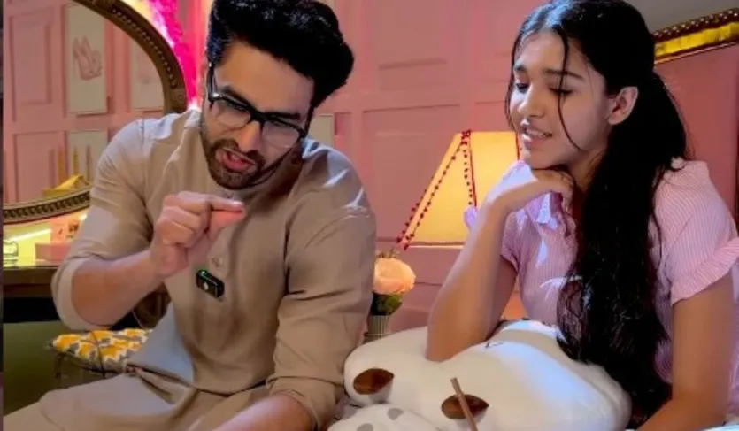 मुक्ति आगे अभिरा को रीडेवलपमेंट के मालिक से सीधे बात करने की सलाह देती है। दिलचस्प बात यह है कि इस दौरान, अरमान और अभिरा अनजाने में एक-दूसरे को मैसेज कर देते हैं। उन्हें पता नहीं होता कि दूसरी तरफ कौन है। जैसे ही मायरा जाने की तैयारी करती है, अरमान उससे पूछता है कि उसने मेहर को अपनी विश लिस्ट क्यों भेजी। मायरा बताती है कि मेहर ने जोर दिया था और उसने मान लिया। अरमान मायरा को याद दिलाता है कि मेहर के साथ उसका सिर्फ प्रोफेशनल रिश्ता है।