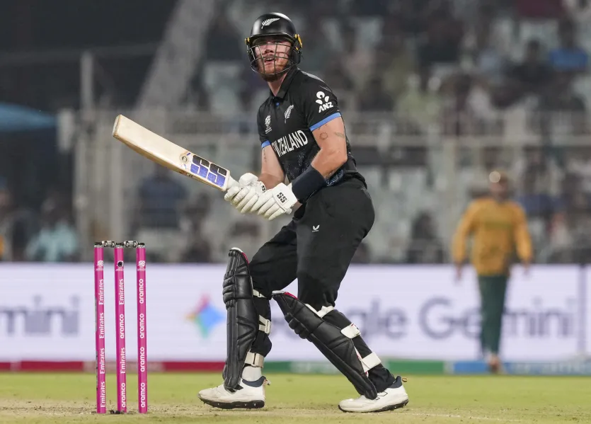 टी20 विश्व कप 2026 में अब तक सबसे ज्यादा छक्के लगाने वाले बल्लेबाज न्यूजीलैंड के फिन ऐलन हैं। उन्होंने सात मैच खेलकर 289 रन बनाए हैं, वहीं 20 छक्के लगाए हैं। फिन ऐलन फाइनल में भी अपनी टीम के लिए खेलते हुए दिखाई देंगे। भारतीय गेंदबाज उन्हें कैसे आउट करते हैं, ये देखना दिलचस्प होगा। 