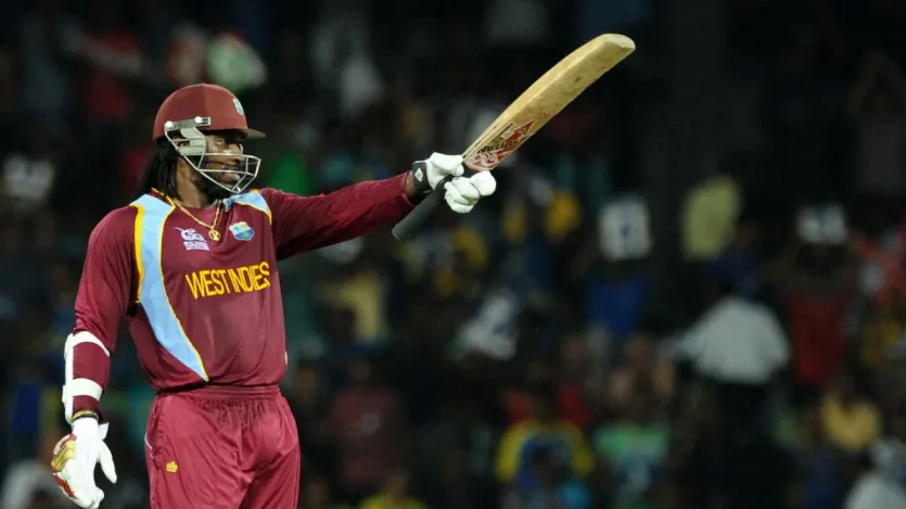 टी20 वर्ल्ड कप के इतिहास में तीसरा सबसे तेज शतक लगाने वाले बल्लेबाज क्रिस गेल हैं। उन्होंने 2016 में इंग्लैंड के खिलाफ मैच में 47 गेंदों में शतक लगाया था। उन्होंने उस मुकाबले में 48 बॉल में नाबाद 100 रन बनाए थे। अपनी इस पारी में गेल ने 5 चौके और 11 छक्के लगाए थे। वेस्टइंडीज ने इस मुकाबले में 18.1 ओवर में 183 रन का टारगेट हासिल किया था।