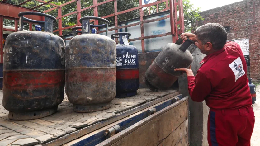 भारत में औसतन प्रतिवर्ष लगभग 31.3 मिलियन टन एलपीजी की खपत होती है। इसमें से 87% घरेलू क्षेत्र में और शेष वाणिज्यिक प्रतिष्ठानों में उपयोग होता है।