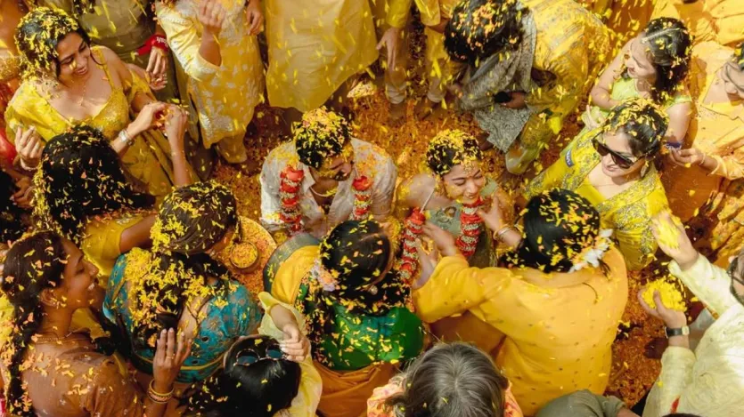 विजय देवरकोंडा ने भी समारोह की तस्वीरें साझा कीं। उस यादगार दिन को याद करते हुए उन्होंने लिखा, 