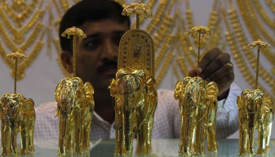 Four Reasons – सस्ता Gold खरीदने के लिए कर सकते हैं इंतजार, दिवाली तक फिर गिरेंगे दाम Four Reasons – सस्ता Gold खरीदने के लिए कर सकते हैं इंतजार, दिवाली तक फिर गिरेंगे दाम- India TV Paisa