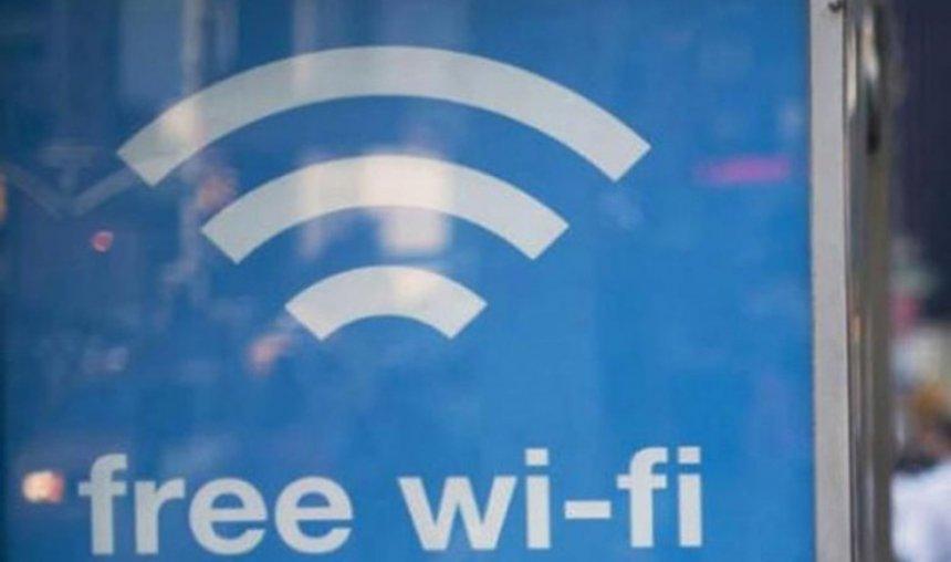 दिल्ली मैट्रो ब्लू लाइन के 50 स्टेशनों पर शुरू हुई फ्री Wifi सर्विस, ऐसे कर सकते हैं इस्तेमाल दिल्ली मैट्रो ब्लू लाइन के 50 स्टेशनों पर शुरू हुई फ्री Wifi सर्विस, ऐसे कर सकते हैं इस्तेमाल- India TV Paisa