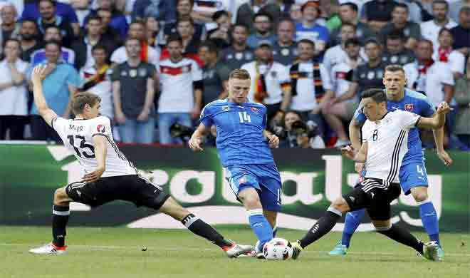 Slovakia's Milan Skriniar, Germany's Thomas Mueller Slovakia's Milan Skriniar, Germany's Thomas Mueller- India TV Hindi