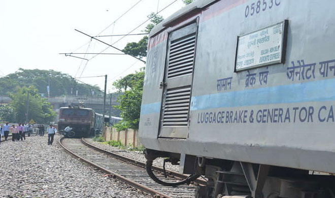 trains on same track trains on same track- India TV Hindi