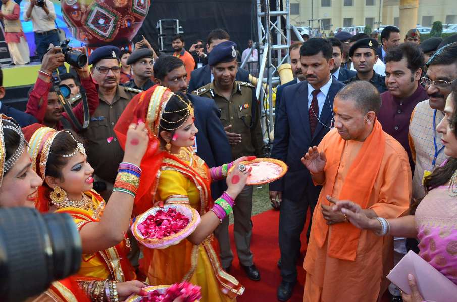 Yogi-Adityanath-Holi-celebration-in-Mathura-and-Barsana Yogi-Adityanath-Holi-celebration-in-Mathura-and-Barsana- India TV Hindi