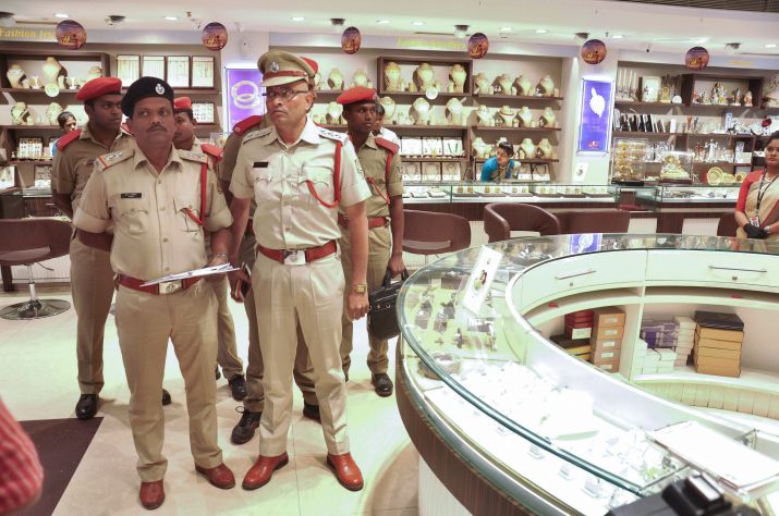 PNB-fraud-case-ED-seizes-luxury-cars-watches-and-mutual-funds-of-Nirav-Modi PNB-fraud-case-ED-seizes-luxury-cars-watches-and-mutual-funds-of-Nirav-Modi- India TV Hindi