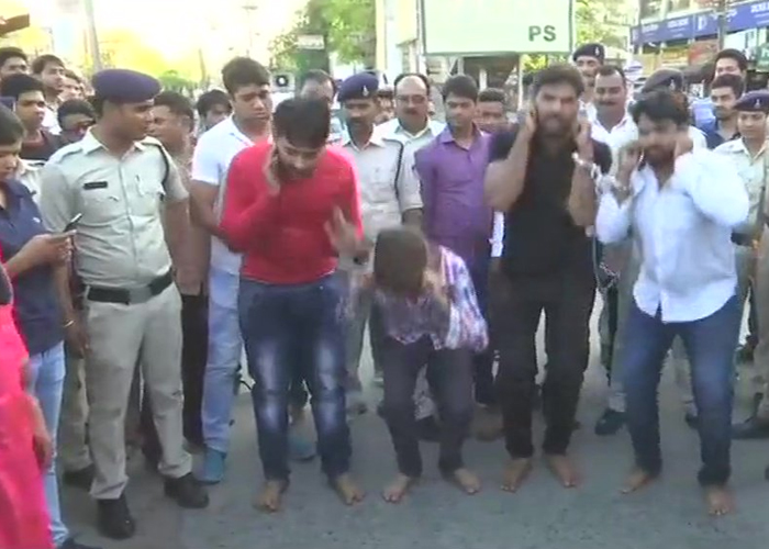 Bhopal: Police made four accused of gang-rape of a girl... Bhopal: Police made four accused of gang-rape of a girl...- India TV Hindi