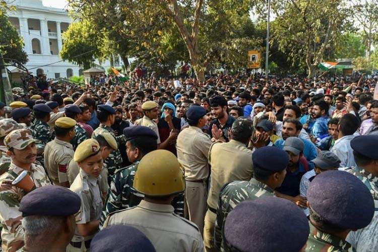 Protesters Protesters- India TV Hindi