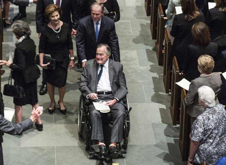George Bush admitted to hospital on the next day of his... George Bush admitted to hospital on the next day of his...- India TV Hindi