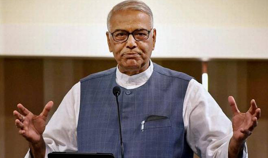 Dissident BJP leader Yashwant Sinha quits BJP, says democracy is under threat Dissident BJP leader Yashwant Sinha quits BJP, says democracy is under threat- India TV Hindi
