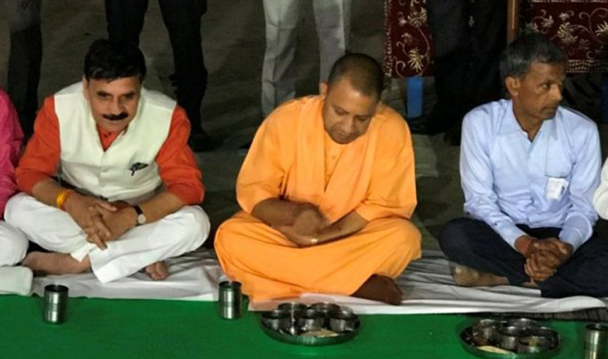 CM Yogi Adityanath holds first chaupal in Pratapgarh, dines at Dalit family's home CM Yogi Adityanath holds first chaupal in Pratapgarh, dines at Dalit family's home- India TV Hindi