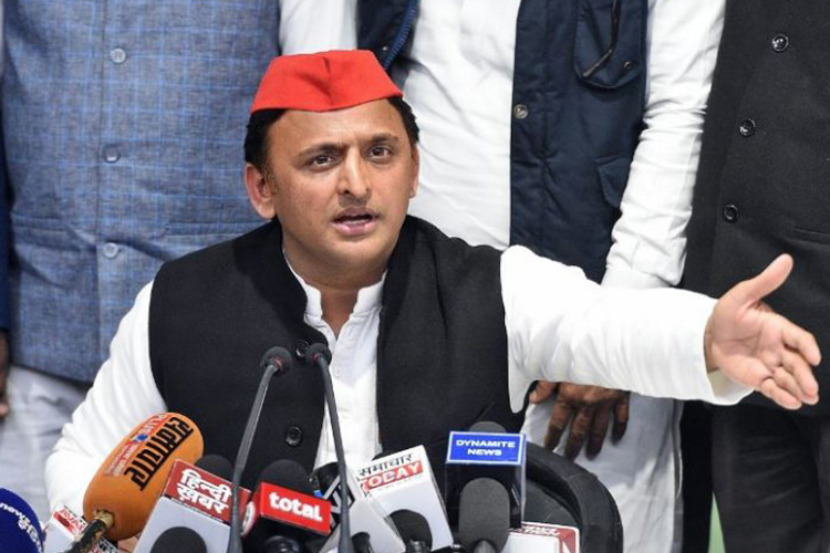 EVM snags 'dangerous trend for democracy': Akhilesh Yadav EVM snags 'dangerous trend for democracy': Akhilesh Yadav- India TV Hindi