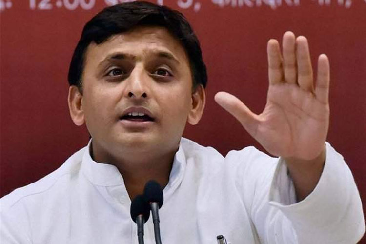 Akhilesh Yadav questions EVM amidst polling in Kairana and Noorpur bypolls | PTI Akhilesh Yadav questions EVM amidst polling in Kairana and Noorpur bypolls | PTI- India TV Hindi