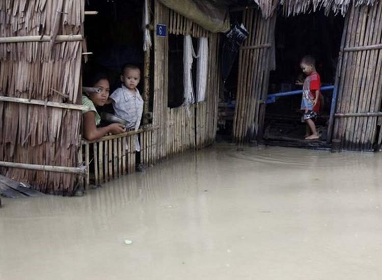 5 killed 1,400 houses destroyed by cyclone in Myanmar 5 killed 1,400 houses destroyed by cyclone in Myanmar- India TV Hindi