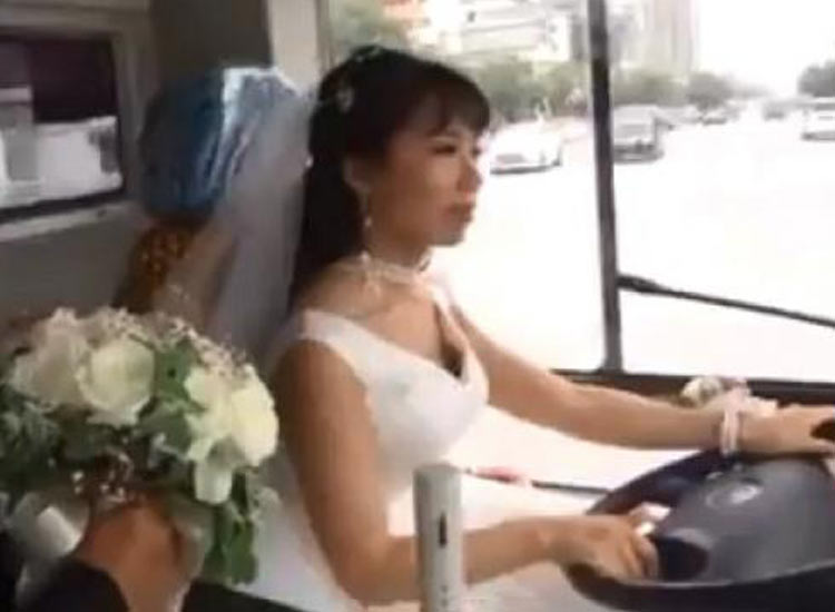 bride who works as a bus driver sends herself to the... bride who works as a bus driver sends herself to the...- India TV Hindi
