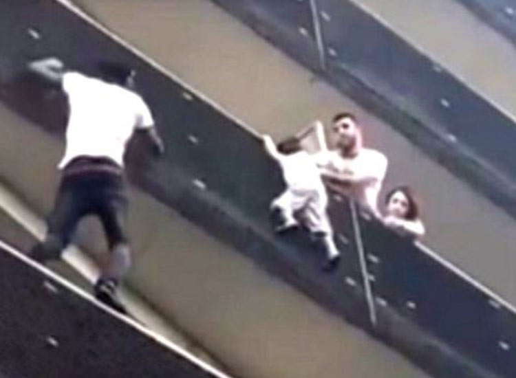 Mali spiderman stuns France with Paris child rescue Mali spiderman stuns France with Paris child rescue- India TV Hindi