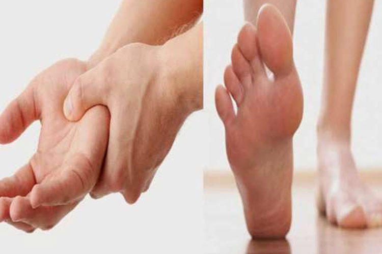 if your feet and hand fall asleep while sitting its time to panic in hindi if your feet and hand fall asleep while sitting its time to panic in hindi- India TV Hindi