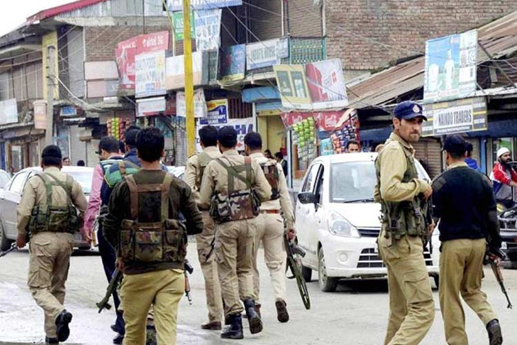 जम्मू एवं कश्मीर में पुलिस अधिकारी लापता, हिज्बुल मुजाहिद्दीन से जुड़ने की खबर जम्मू एवं कश्मीर में पुलिस अधिकारी लापता, हिज्बुल मुजाहिद्दीन से जुड़ने की खबर- India TV Hindi
