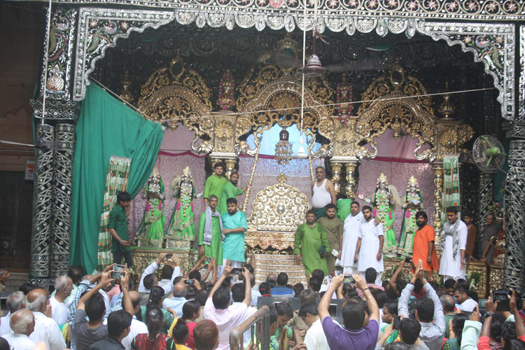 बांके बिहारी मंदिर बांके बिहारी मंदिर- India TV Hindi