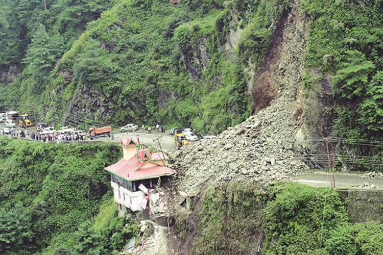 Monsoon Updates: अमरनाथ से असम तक कुदरत का कोहराम, मौसम से त्राहिमाम Monsoon Updates: अमरनाथ से असम तक कुदरत का कोहराम, मौसम से त्राहिमाम- India TV Hindi