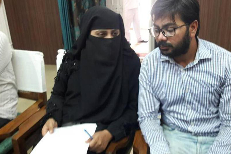 निदा खान और फरहत नकवी के खिलाफ एक और फतवा, मिली 3 दिन में देश छोड़ने की धमकी निदा खान और फरहत नकवी के खिलाफ एक और फतवा, मिली 3 दिन में देश छोड़ने की धमकी- India TV Hindi