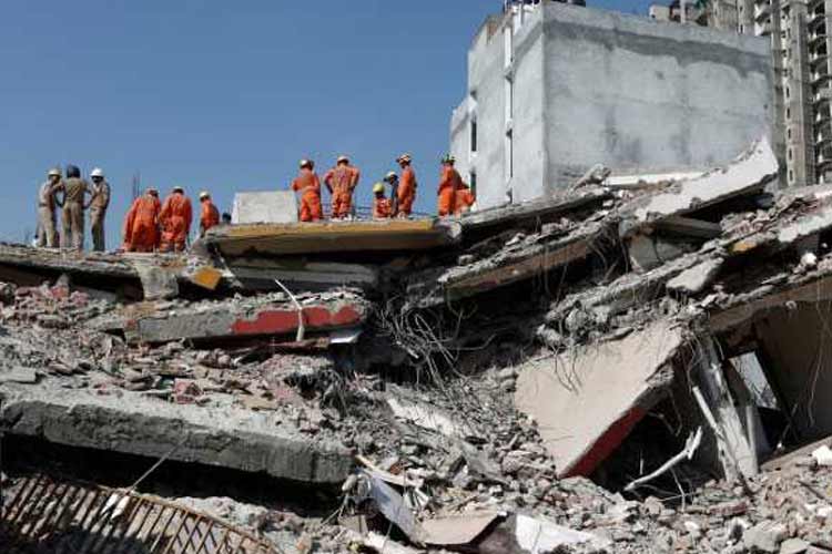 After Greater Noida Building Collapse Case Against 74... After Greater Noida Building Collapse Case Against 74...- India TV Hindi