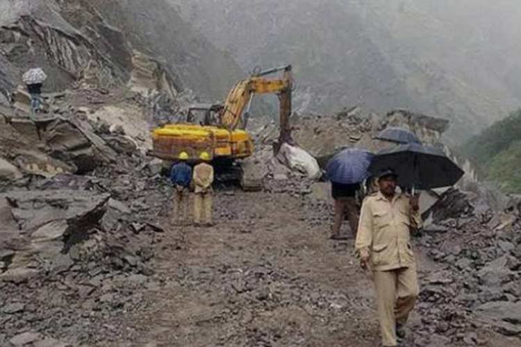 cloud brust in uttrakhand chamoli district 2 people... cloud brust in uttrakhand chamoli district 2 people...- India TV Hindi