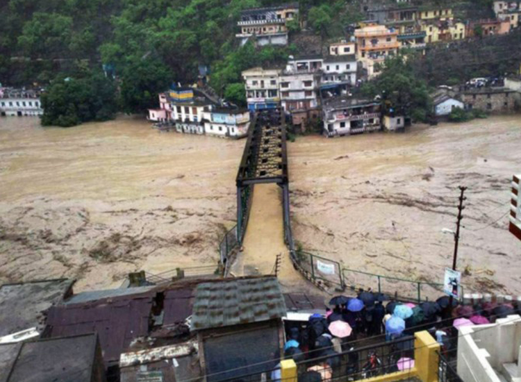 मॉनसून से कहीं मौसम हुआ सुहाना तो कहीं हुई तबाही, कहीं बादल फटा, कहीं खिसके पहाड़ मॉनसून से कहीं मौसम हुआ सुहाना तो कहीं हुई तबाही, कहीं बादल फटा, कहीं खिसके पहाड़- India TV Hindi