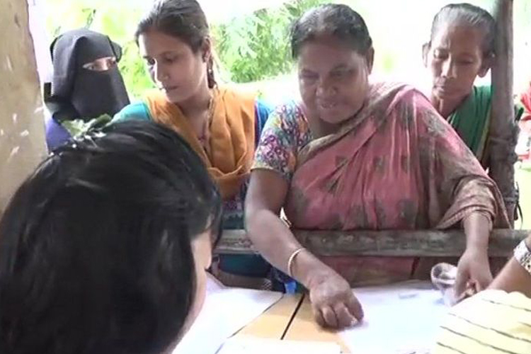 EXCLUSIVE | असम एनआरसी: परिवार में 2 भाई देसी तो 4 भाई 'विदेशी' कैसे? EXCLUSIVE | असम एनआरसी: परिवार में 2 भाई देसी तो 4 भाई 'विदेशी' कैसे?- India TV Hindi